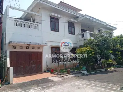 Rumah Mewah Megah Perum Beringin Indah – Ngaliyan